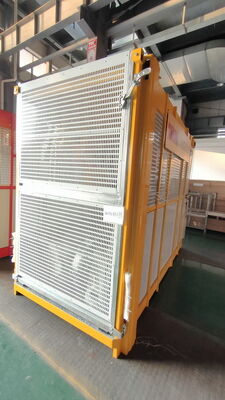 Goede prijs Dubbele kooien middellange snelheid met rek en pinion Gebouwhef/ 2000kgs Belasting met omvormer en warm gegalvaniseerde mast online