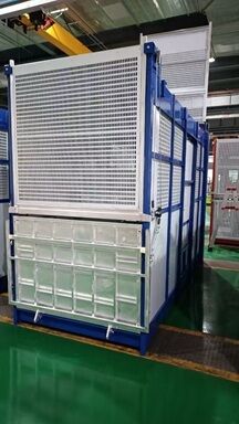 Warm gegalvaniseerd 0-46m/min Rack And Pinion Construction Hoist Voor passagiers kleur aangepast